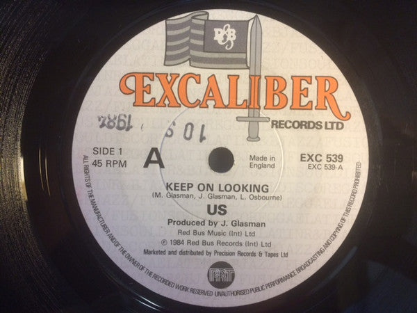 US (9) : Keep On Looking (7")