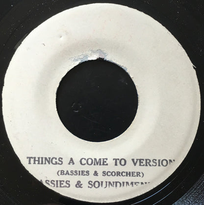 The Bassies : Things A Come To Bump (7", W/Lbl)